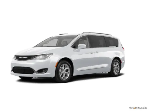 White 2019 Chrysler Pacifica Touring L Plus for sale in Aberdeen, SD