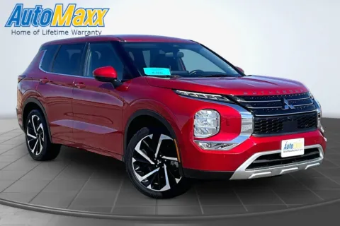 More photos of 2022 Mitsubishi Outlander at AutoMaxx of Aberdeen, SD