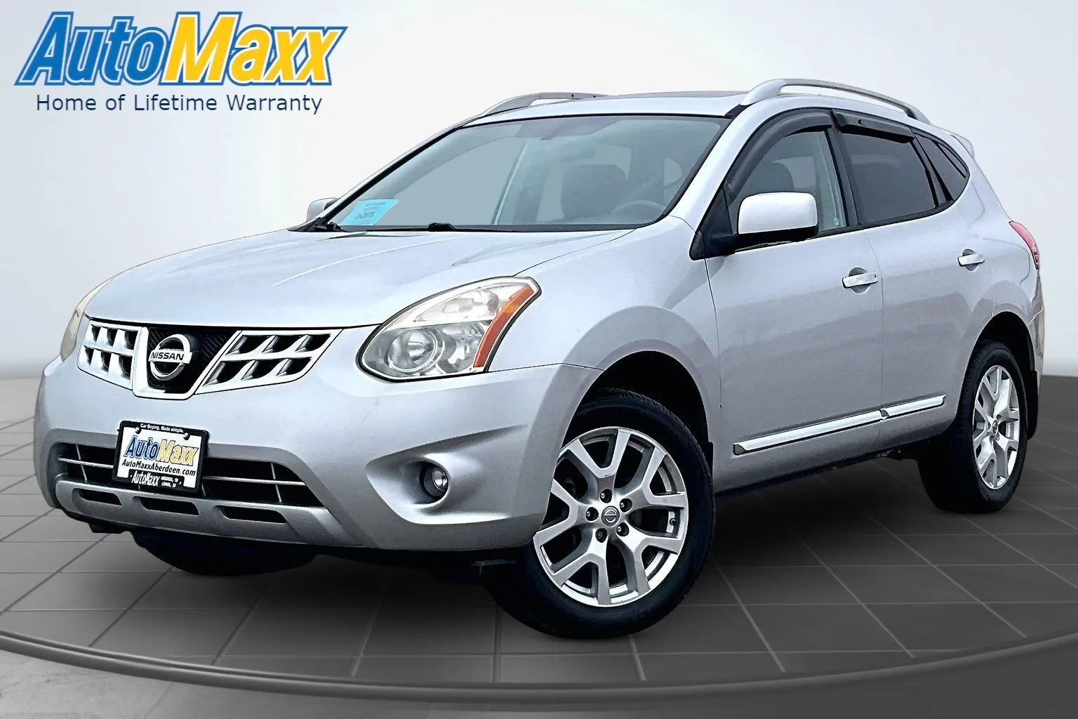 Silver 2013 Nissan Rogue SL for sale in Aberdeen, SD