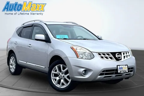 More photos of 2013 Nissan Rogue SL at AutoMaxx of Aberdeen, SD