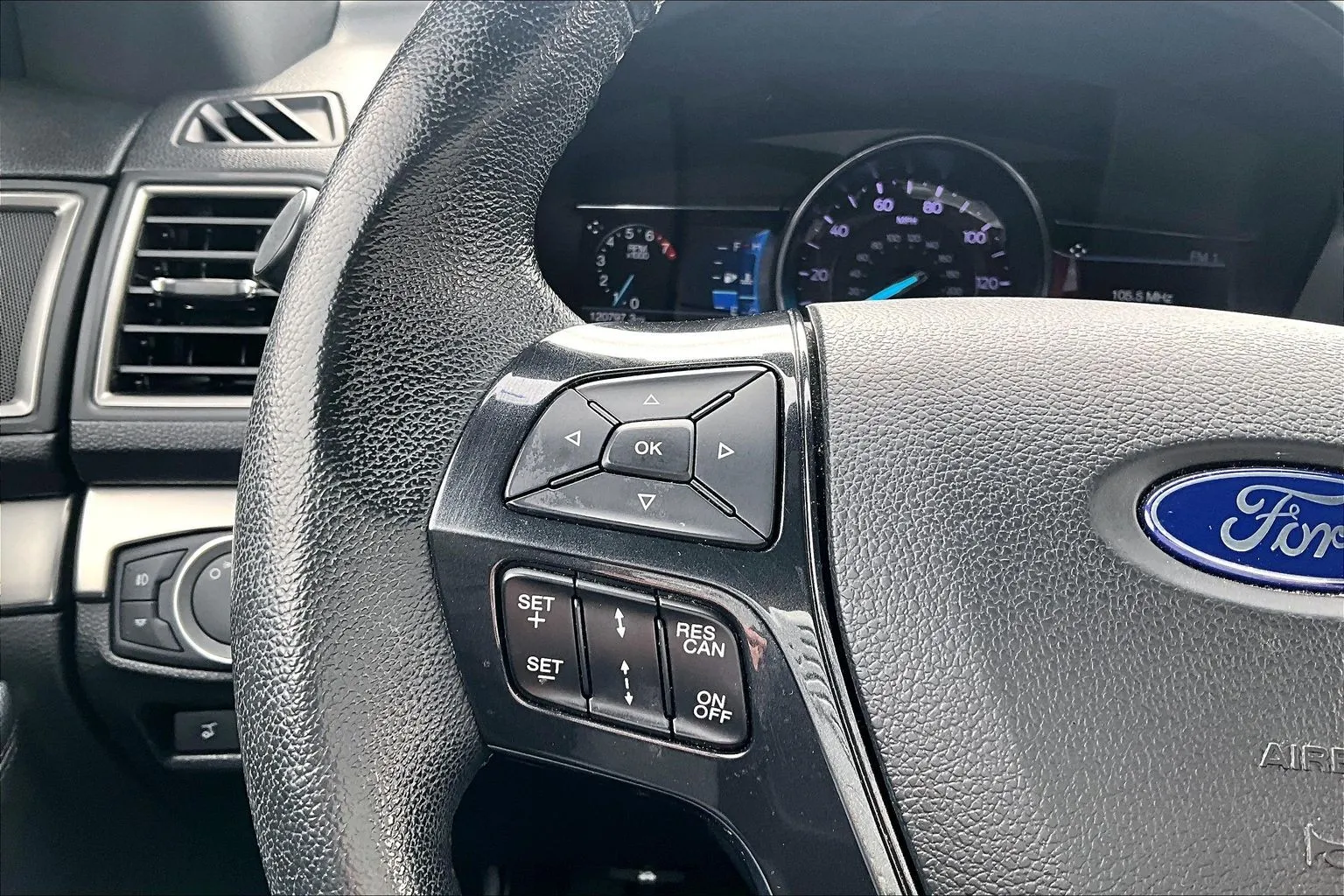 2018 Ford Explorer XLT - Photo 17