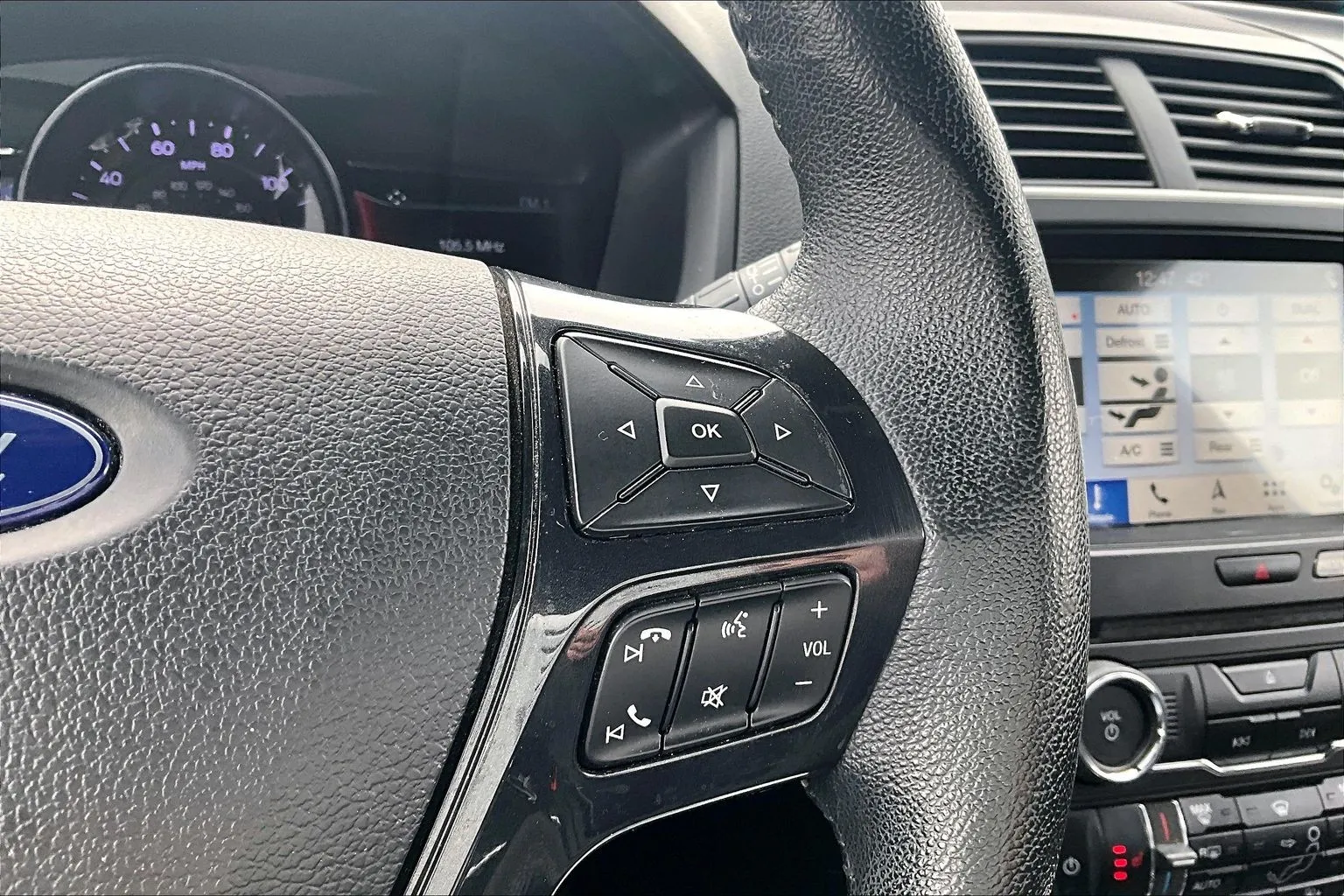 2018 Ford Explorer XLT - Photo 18