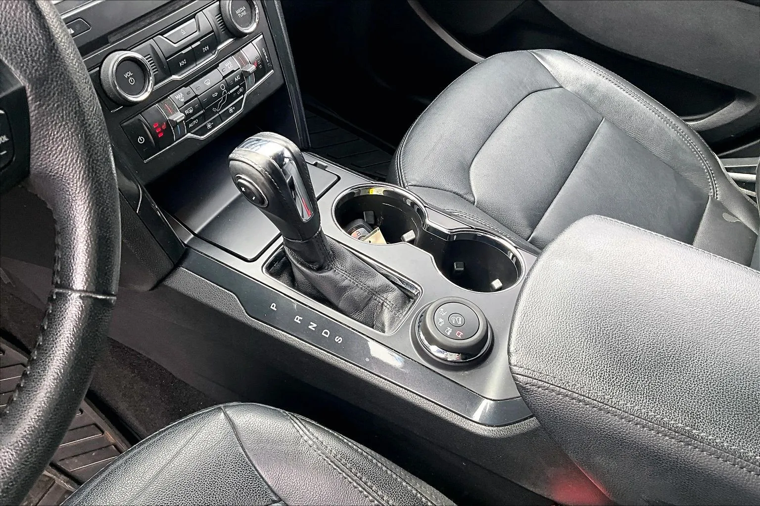 2018 Ford Explorer XLT - Photo 24