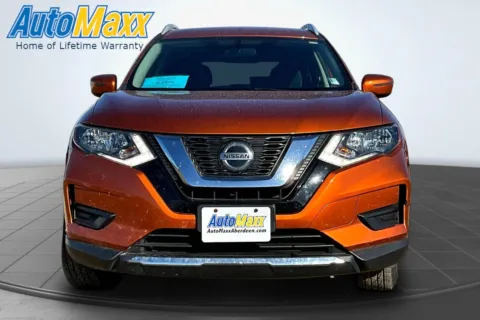 Another view of 2018 Nissan Rogue SV for sale in Aberdeen, SD at AutoMaxx of Aberdeen