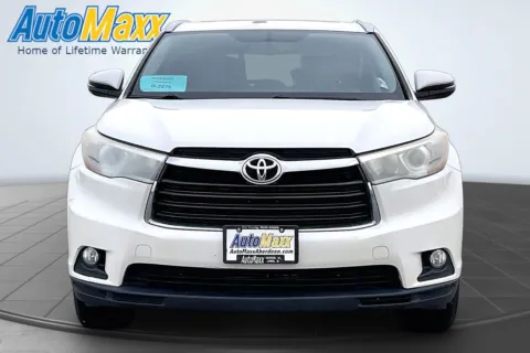 Photos of 2016 Toyota Highlander XLE V6 for sale in Aberdeen, SD at AutoMaxx of Aberdeen