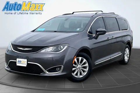 Unknown 2018 Chrysler Pacifica Touring L for sale in Aberdeen, SD