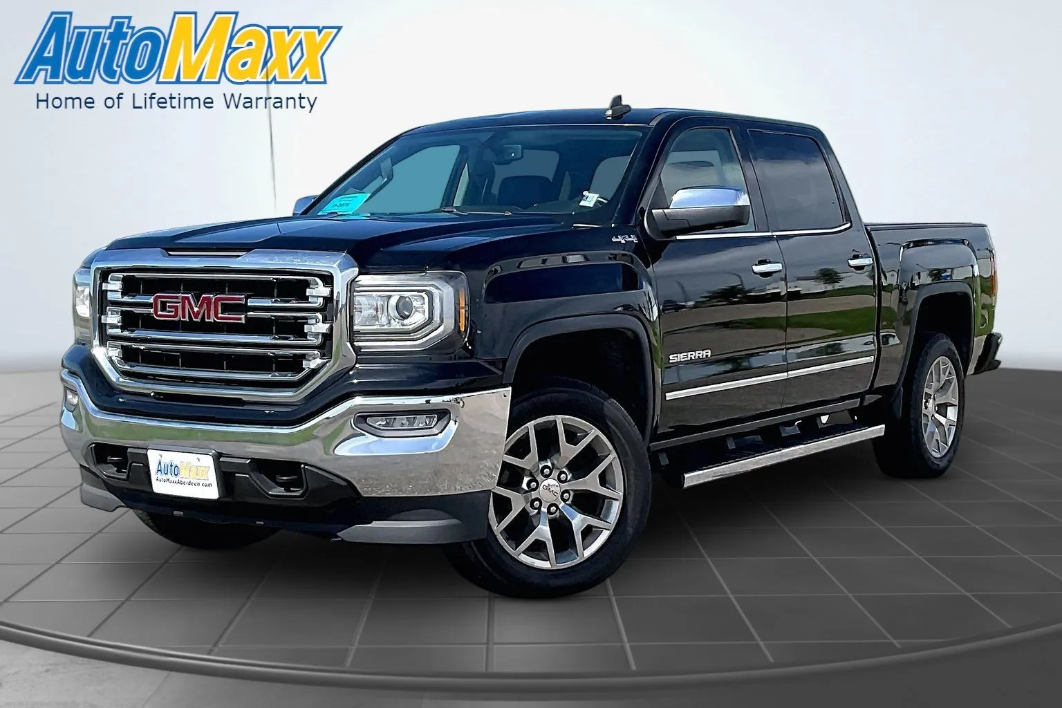 Black 2018 GMC Sierra 1500 SLT for sale in Aberdeen, SD