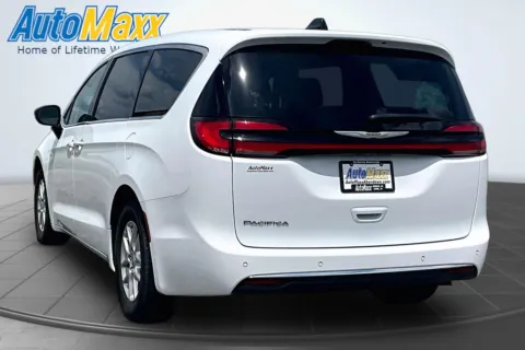 More photos of 2024 Chrysler Pacifica Touring L at AutoMaxx of Aberdeen, SD