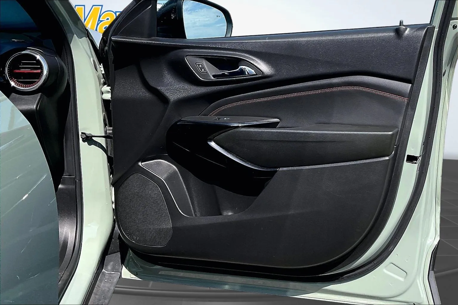 2024 Chevrolet Trax RS - Photo 32