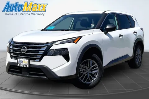 White 2024 Nissan Rogue S for sale in Aberdeen, SD