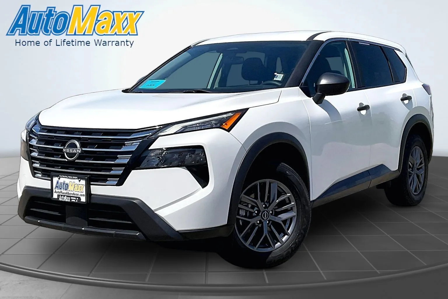 White 2024 Nissan Rogue S for sale in Aberdeen, SD