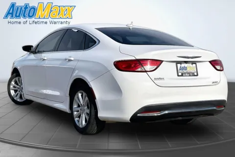 More photos of 2016 Chrysler 200 Limited at AutoMaxx of Aberdeen, SD