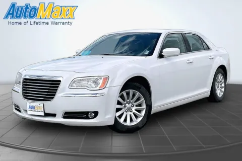 White 2014 Chrysler 300 for sale in Aberdeen, SD