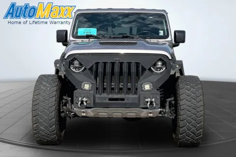 Photos of 2020 Jeep Gladiator Mojave for sale in Aberdeen, SD at AutoMaxx of Aberdeen
