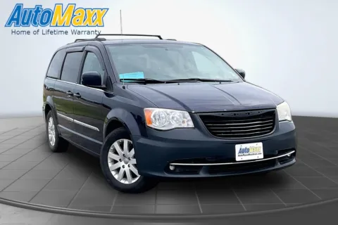 Another view of 2014 Chrysler Town & Country Touring for sale in Aberdeen, SD at AutoMaxx of Aberdeen