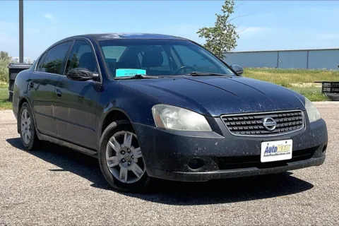 Photos of 2006 Nissan Altima 2.5 S for sale in Aberdeen, SD at AutoMaxx of Aberdeen
