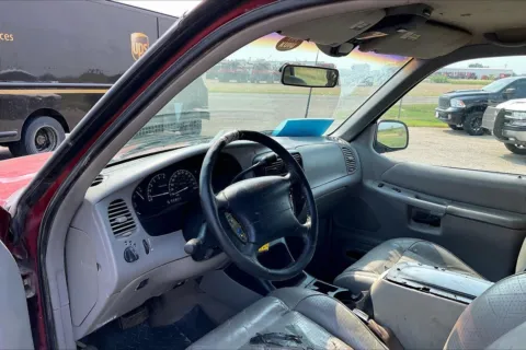 More photos of 1997 Ford Explorer at AutoMaxx of Aberdeen, SD