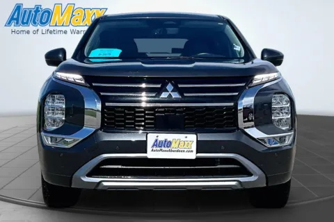 Photos of 2025 Mitsubishi Outlander for sale in Aberdeen, SD at AutoMaxx of Aberdeen