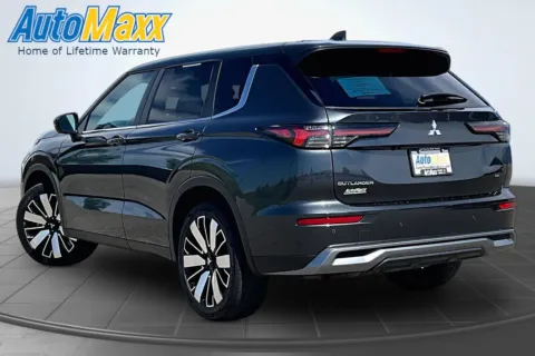 More photos of 2025 Mitsubishi Outlander at AutoMaxx of Aberdeen, SD
