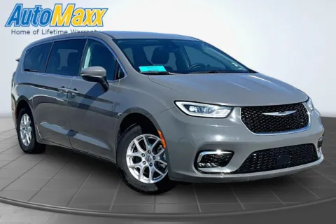 Another view of 2023 Chrysler Pacifica Touring L for sale in Aberdeen, SD at AutoMaxx of Aberdeen