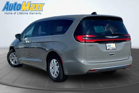 More photos of 2023 Chrysler Pacifica Touring L at AutoMaxx of Aberdeen, SD