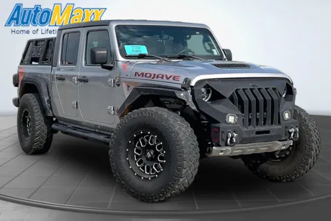 Another view of 2020 Jeep Gladiator Mojave for sale in Aberdeen, SD at AutoMaxx of Aberdeen