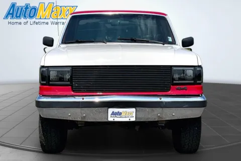 Photos of 1990 Ford F-250 XL for sale in Aberdeen, SD at AutoMaxx of Aberdeen