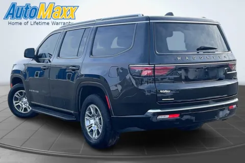 More photos of 2023 Jeep Wagoneer at AutoMaxx of Aberdeen, SD