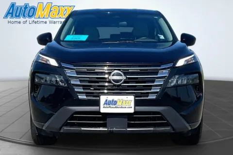 Photos of 2025 Nissan Rogue SV for sale in Aberdeen, SD at AutoMaxx of Aberdeen