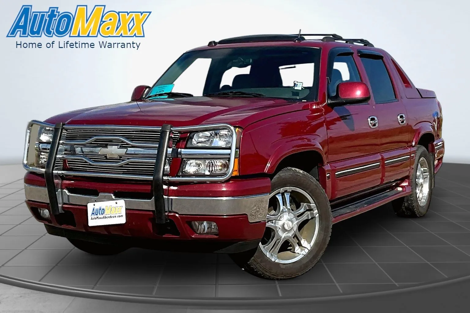 Red 2005 Chevrolet Avalanche 1500 Z71 for sale in Aberdeen, SD