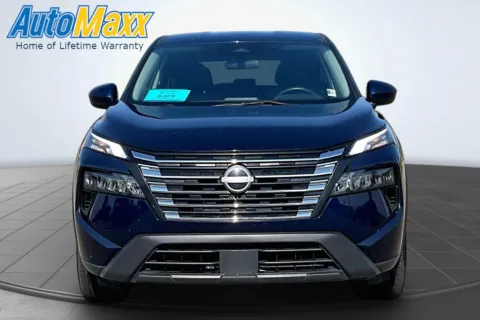 Photos of 2024 Nissan Rogue SV for sale in Aberdeen, SD at AutoMaxx of Aberdeen