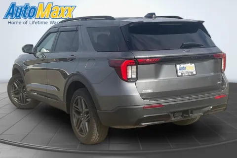 More photos of 2025 Ford Explorer ST-Line at AutoMaxx of Aberdeen, SD