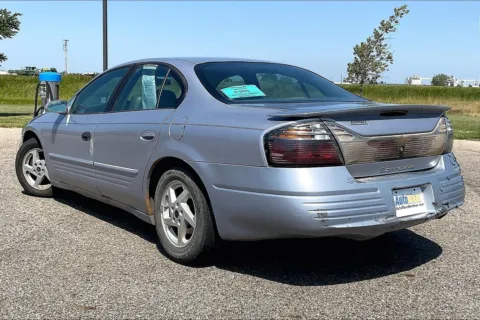 Another view of 2005 Pontiac Bonneville SE for sale in Aberdeen, SD at AutoMaxx of Aberdeen