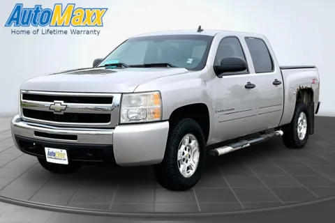 Silver 2009 Chevrolet Silverado 1500 LT for sale in Aberdeen, SD