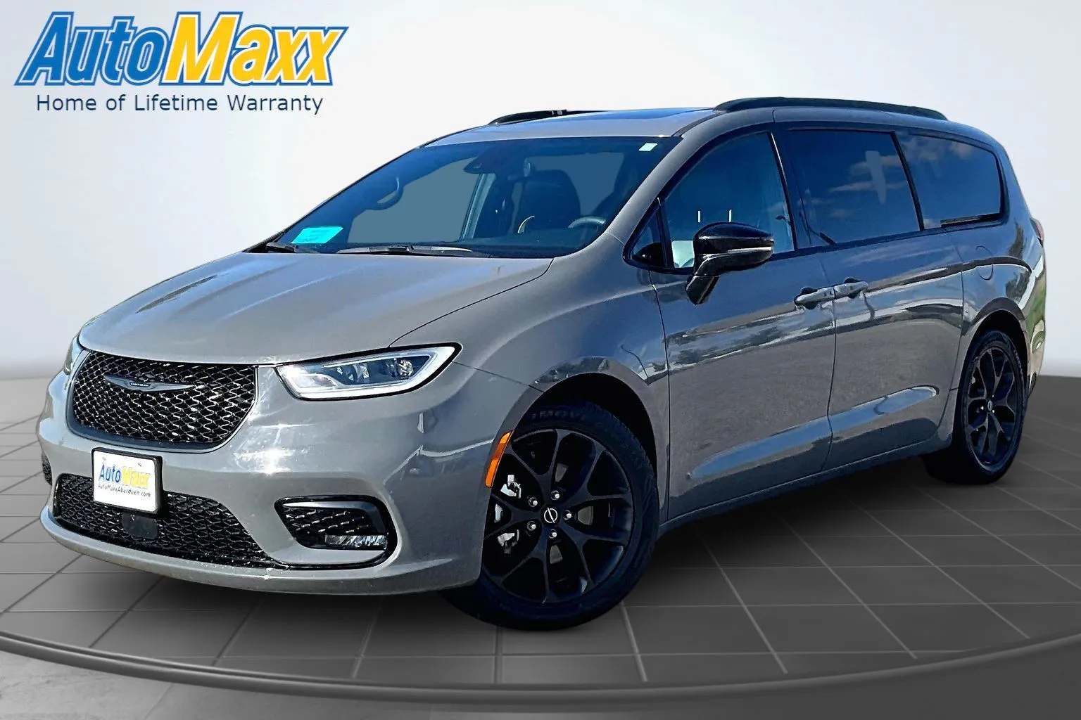 Gray 2025 Chrysler Pacifica Limited for sale in Aberdeen, SD