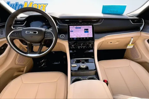 Another view of 2025 Jeep Grand Cherokee Limited for sale in Milbank, SD at Automaxx Chrysler Dodge Jeep Ram