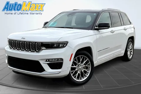 White 2023 Jeep Grand Cherokee Summit for sale in Milbank, SD