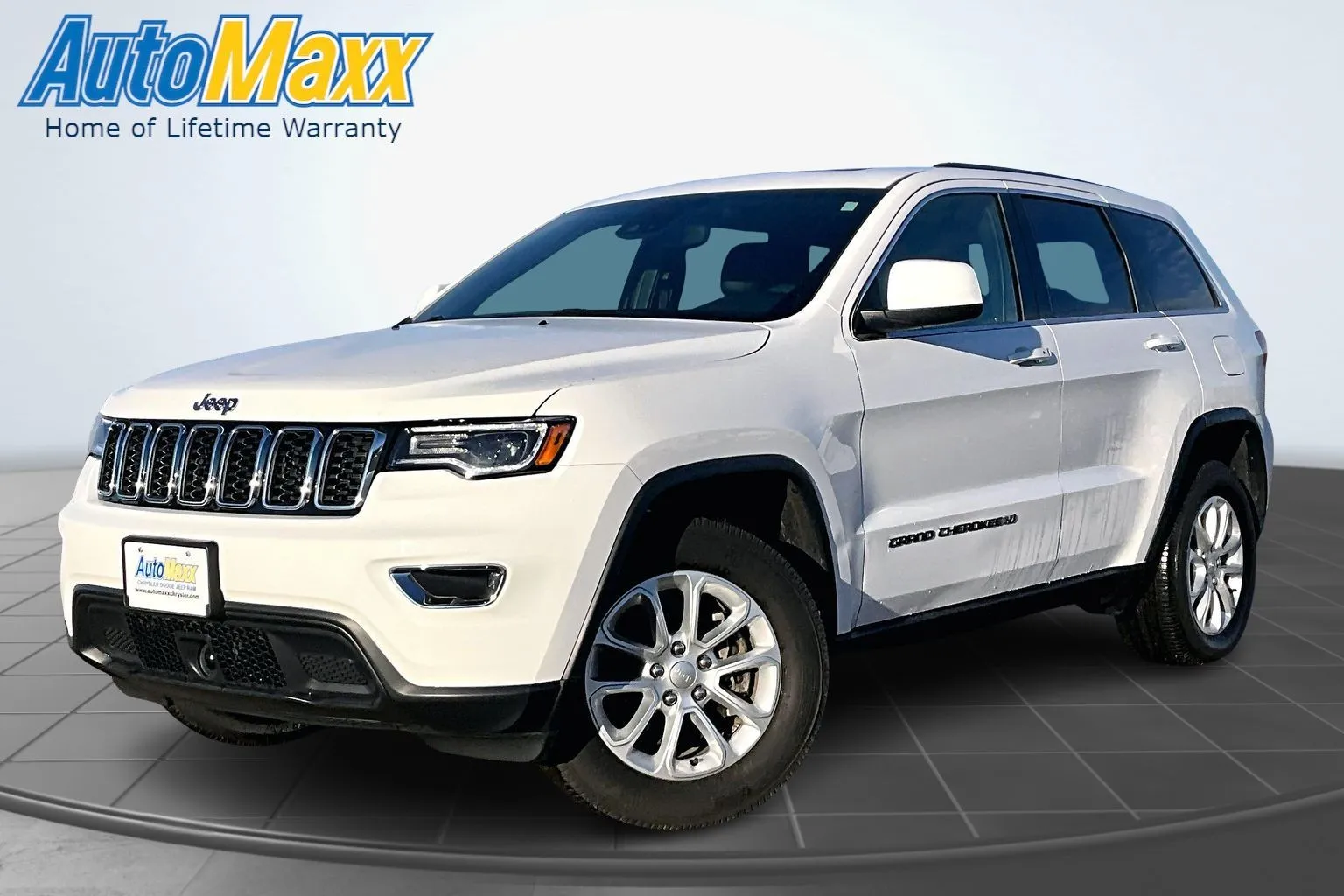 White 2022 Jeep Grand Cherokee WK Laredo X for sale in Milbank, SD