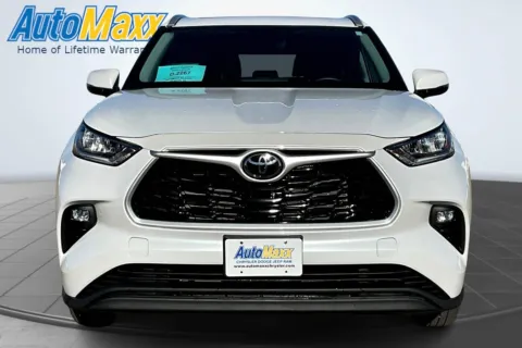 Photos of 2022 Toyota Highlander XLE for sale in Milbank, SD at Automaxx Chrysler Dodge Jeep Ram