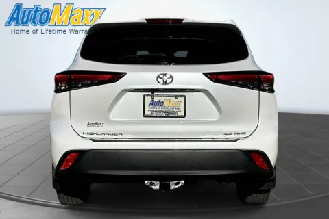 More photos of 2022 Toyota Highlander XLE at Automaxx Chrysler Dodge Jeep Ram, SD