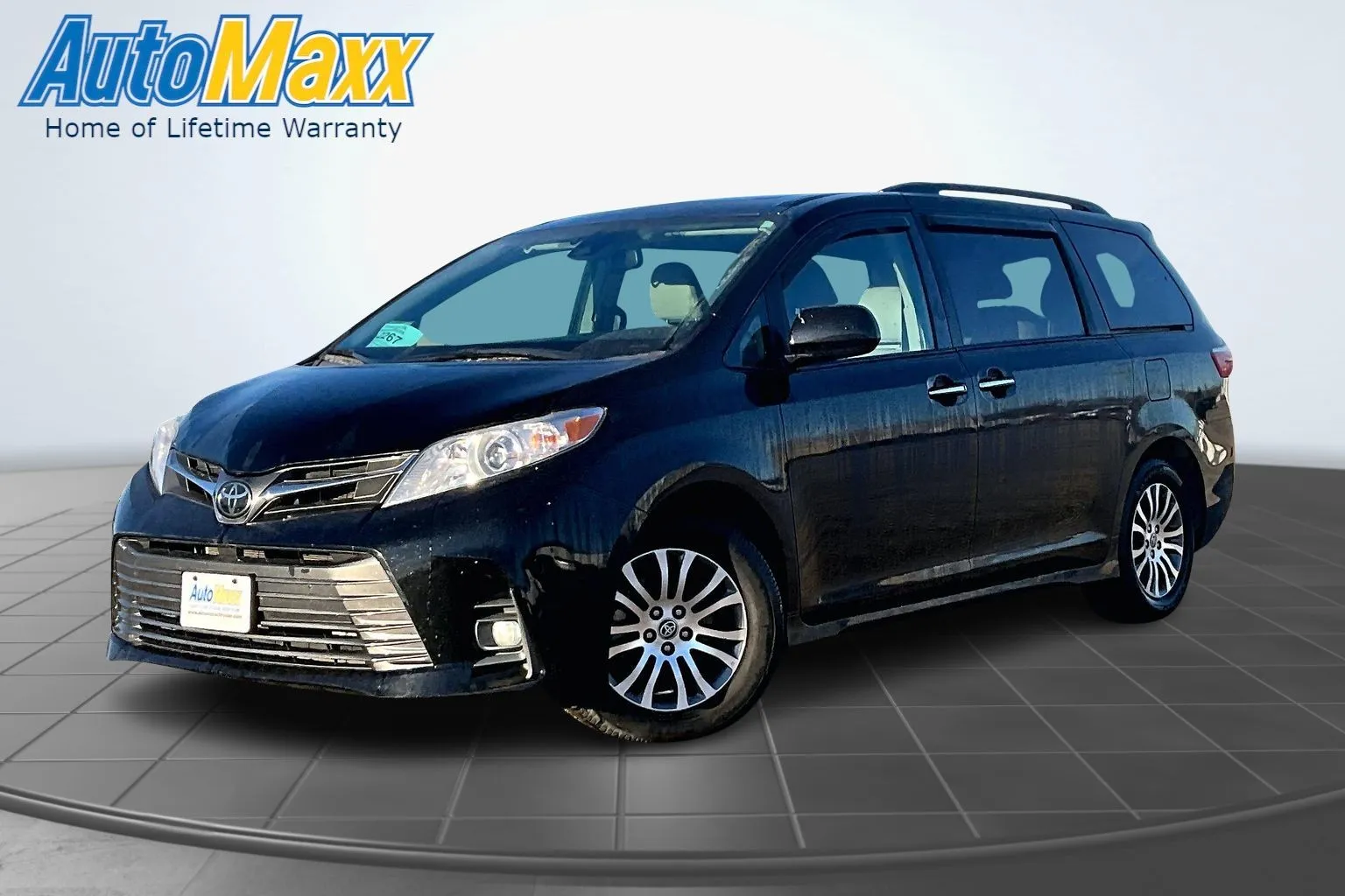 Black 2020 Toyota Sienna XLE for sale in Milbank, SD