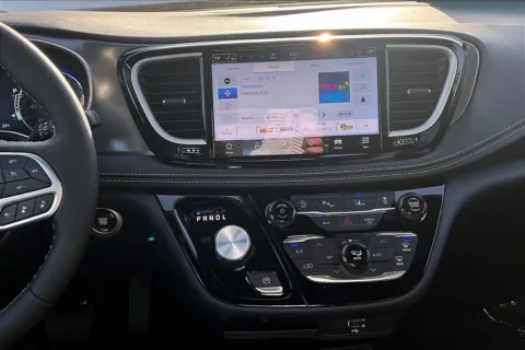 More photos of 2026 Chrysler Pacifica Select at Automaxx Chrysler Dodge Jeep Ram, SD