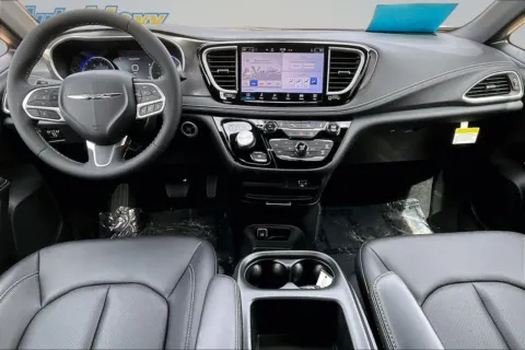More photos of 2026 Chrysler Pacifica Select at AutoMaxx Chrysler Dodge Jeep Ram, SD