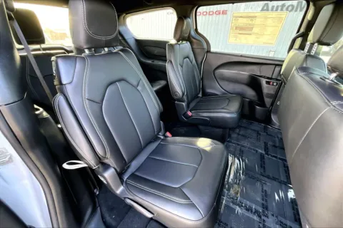 More photos of 2026 Chrysler Pacifica Select at Automaxx Chrysler Dodge Jeep Ram, SD