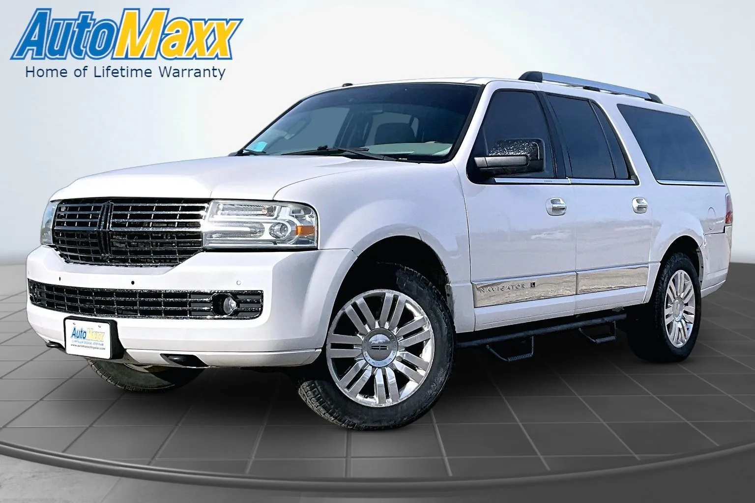 White 2013 Lincoln Navigator L for sale in Milbank, SD