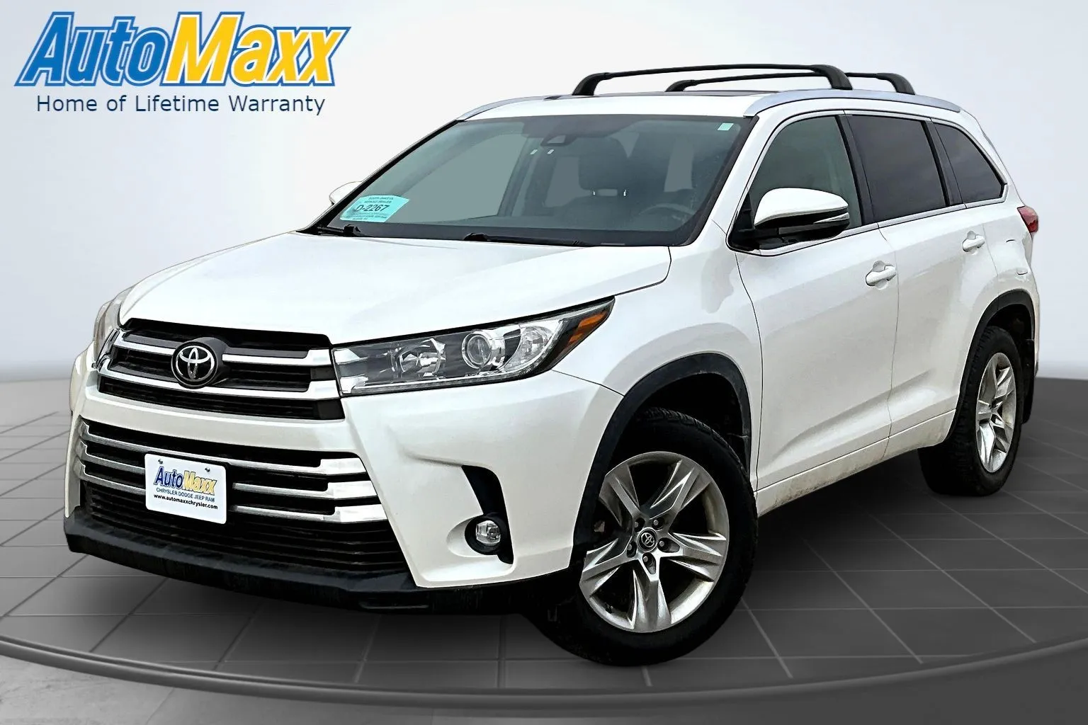 White 2019 Toyota Highlander Limited for sale in Milbank, SD