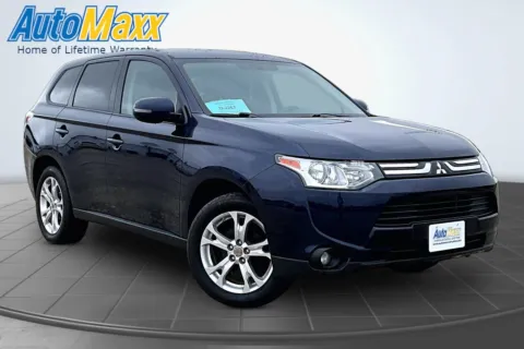 Another view of 2014 Mitsubishi Outlander SE for sale in Milbank, SD at AutoMaxx Chrysler Dodge Jeep Ram