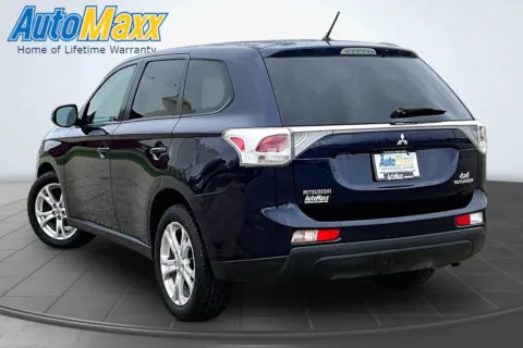 More photos of 2014 Mitsubishi Outlander SE at AutoMaxx Chrysler Dodge Jeep Ram, SD