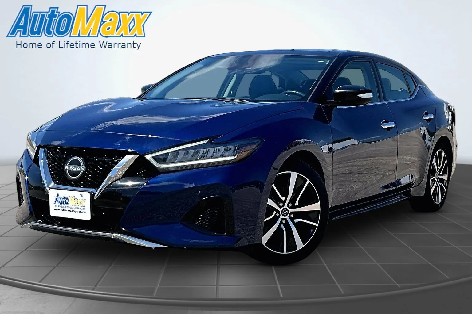 2023 Nissan Maxima SL's photo