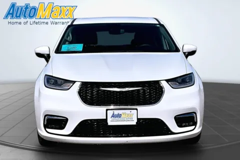 Photos of 2023 Chrysler Pacifica Touring L for sale in Milbank, SD at AutoMaxx Chrysler Dodge Jeep Ram